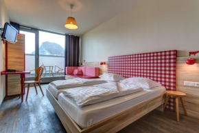 Гостиница MEININGER Hotel Salzburg City Center, Зальцбург